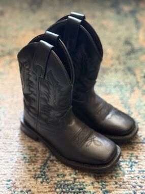 Classic Black Kids' Cowboy Boots - Durable Western Style